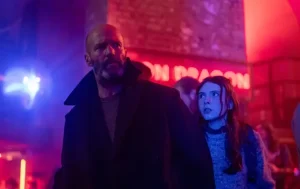 Acción brutal y un corazón paternal que conquista