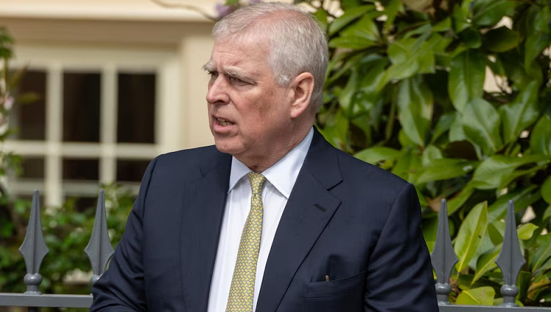 Las nuevas imágenes que salpican al expríncipe Andrés y que vuelven a vincularle con Jeffrey Epstein