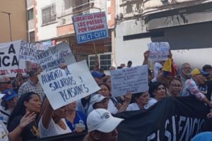 Trabajadores de Venezuela marchan por tercera vez en el año por salarios "dignos"