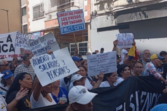 Trabajadores de Venezuela marchan por tercera vez en el año por salarios "dignos"