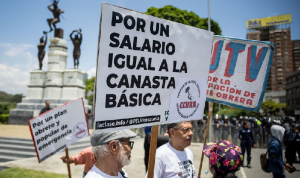 Salario mínimo Constitucional se ubica en los 645 dólares