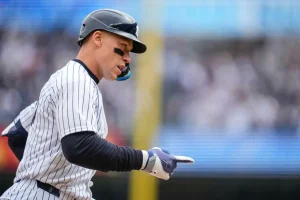 Yankees de Nueva York ganan su primer partido en casa ante los Marlins