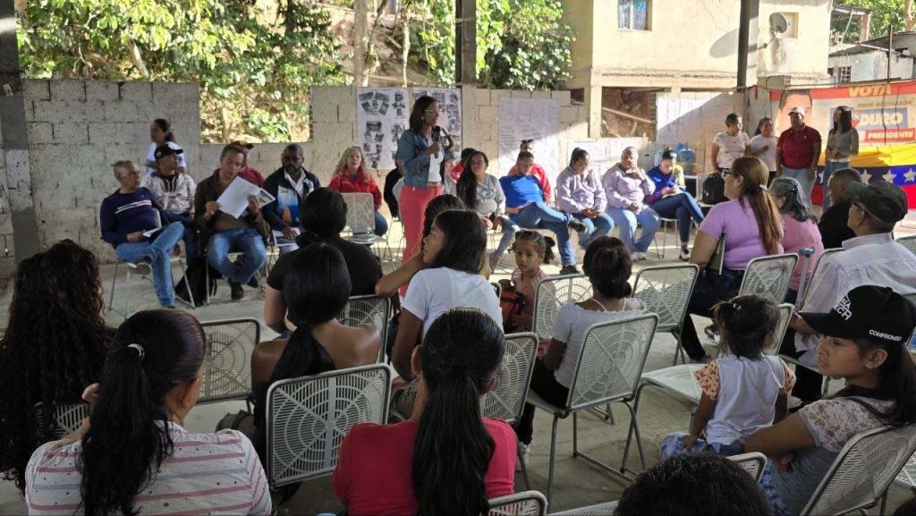 Actualizarán consejos comunales mirandinos - Últimas Noticias