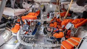 Artemis II rompe récord de distancia y completa sobrevuelo lunar