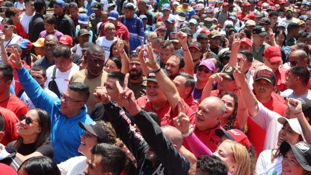 Cabello resalta que la gestión comunal consolida la democracia participativa