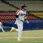 Caciques doblegó a Senadores con autoridad