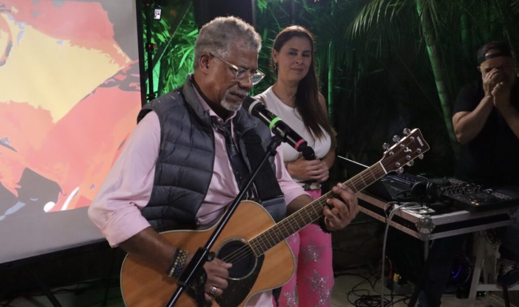 Frank Quintero emociona con su primer concierto íntimo en Venezuela: una noche para recordar