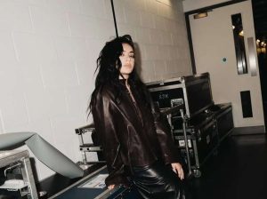Charli XCX apostará por el rock en su octavo disco