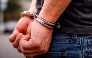 Dos presos por venta ilegalde medicamentos