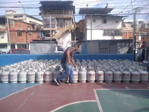 En El Paraíso sustituyen bombonas de gas
