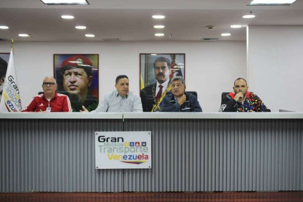 Gobierno y transportistas de Caracas evalúan hoja de ruta para optimizar el servicio