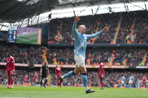 Manchester City golea al Liverpool 4-0 y triplete de Haaland