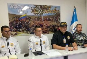 Interpol capturó a mujer por abusar de sus 2 hijas