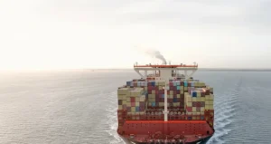 Irán captura barco "sospechoso" de colaborar con EEUU