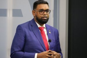 Presidente de Guyana dispuesto a reunirse con Delcy Rodríguez pese a disputa territorial