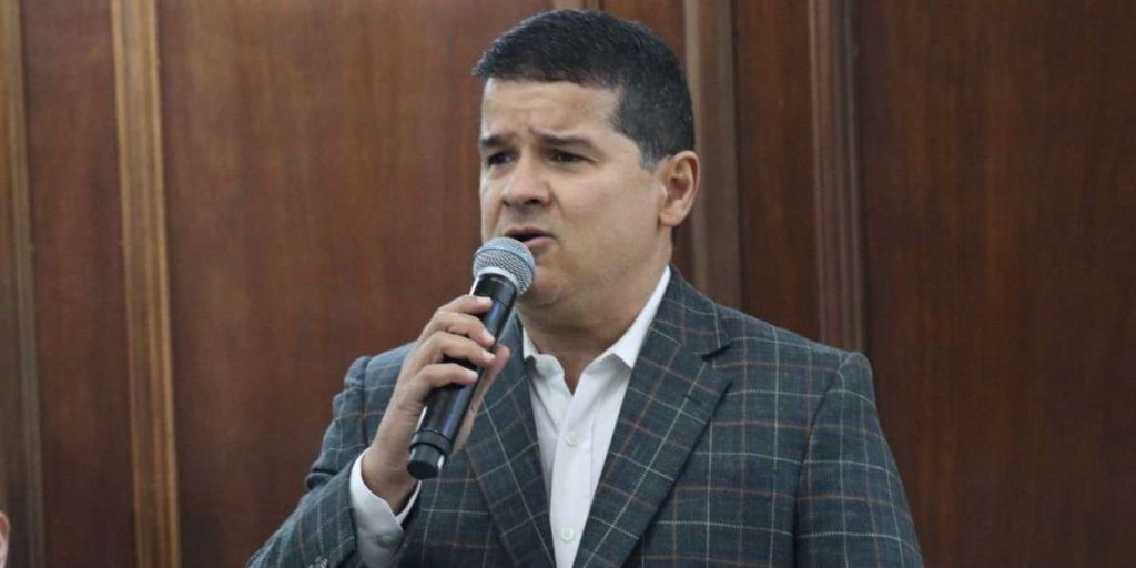 Luis Augusto Romero: las sanciones van más allá de un sector político