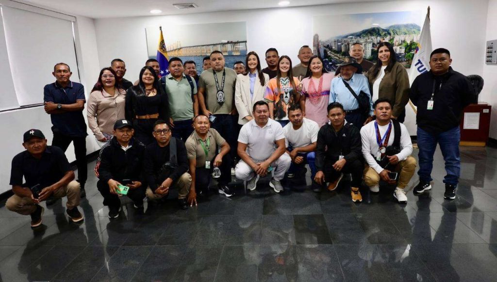 Ministra Cabello evalúa plan de desarrollo ecoturístico en Bolívar