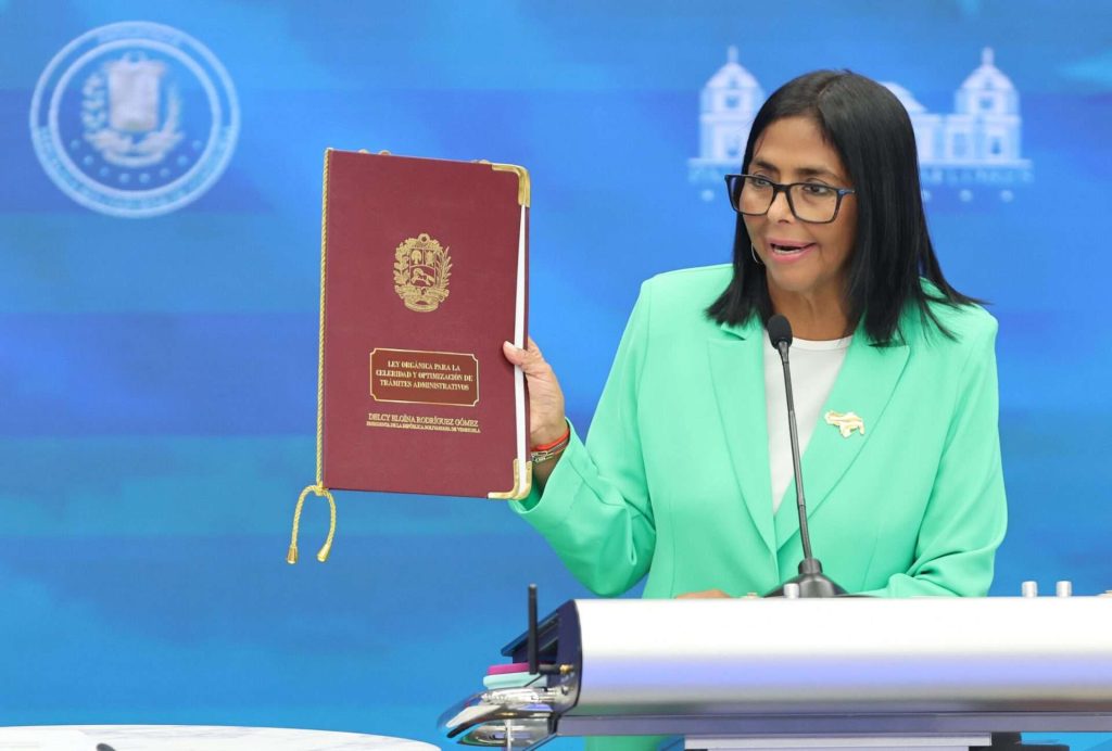 Presidenta (e) pide a la Asamblea Nacional reformar leyes del mercado inmobiliario