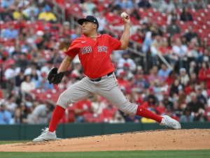 Ranger Suárez obtuvo su primera victoria respaldado por Contreras