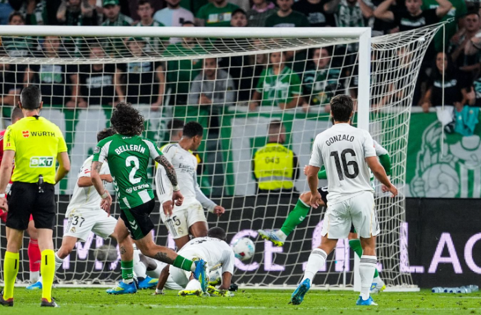 El Betis le empata al Real Madrid en la última jugada del partido