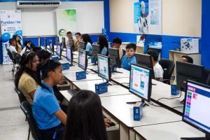 Reinaugurado Centro de Informática y Telemática en liceo de Barcelona 