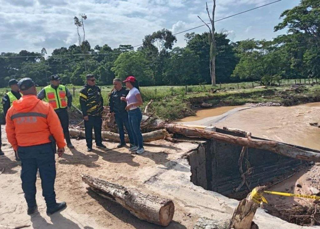 Rio Calichito desbordado colapsó la Panamericana en la zona Norte del Táchira 