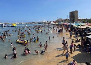 Temporadistas abarrotaron eje costero de Carabobo durante el asueto 