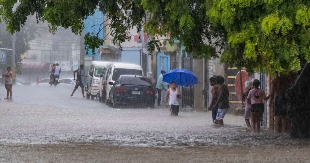 Torrenciales lluvias en República Dominicana cobran una vida y generan cuantiosos daños
