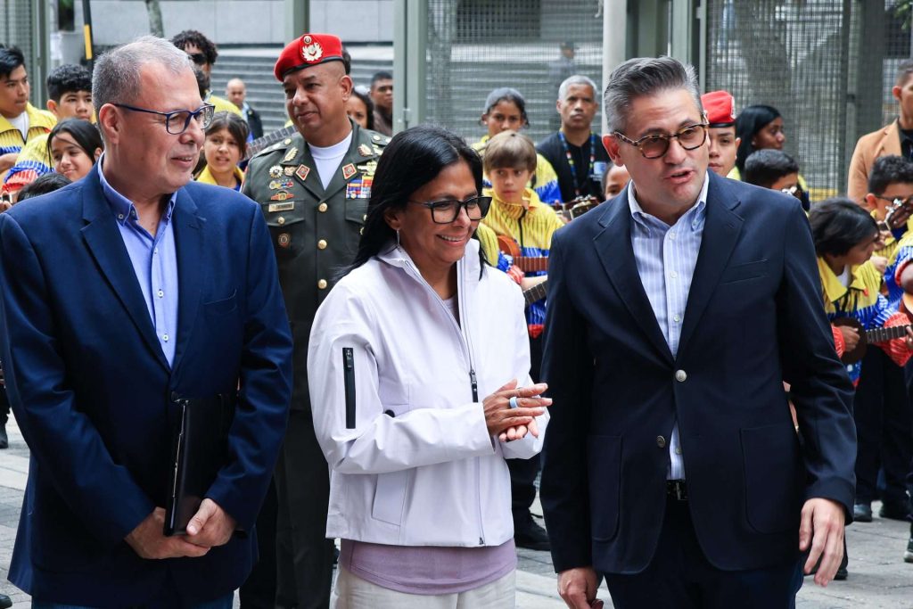 Venezuela celebra el Día Nacional del Cuatro con más de un millón de niños en El Sistema