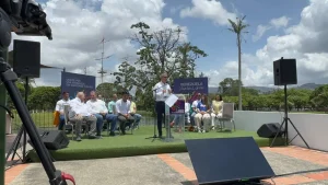 Villegas: reclamo contra las sanciones debe tener el rostro del pueblo