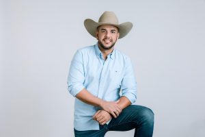 César Mendoza honra el legado de Teo Galíndez con un emotivo tributo grabado en Texas