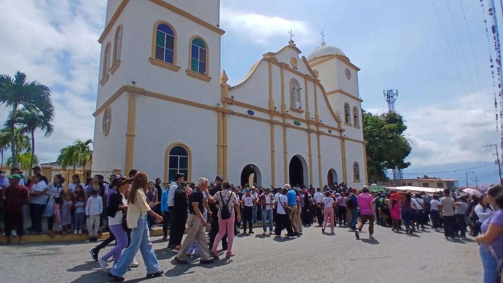 Yaracuy congrega a más de 5.000 feligreses en Ruta de los 7 Templos