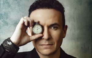 Fonseca lanza “Antes que el tiempo se vaya”, un álbum íntimo que honra sus raíces y su evolución artística