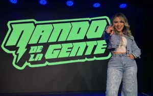 Franngrely Materán la rompe en su debut de stand-up junto a Nando de la Gente en Miami
