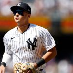 Los Yankees activan a Volpe por dedo fracturado de Caballero