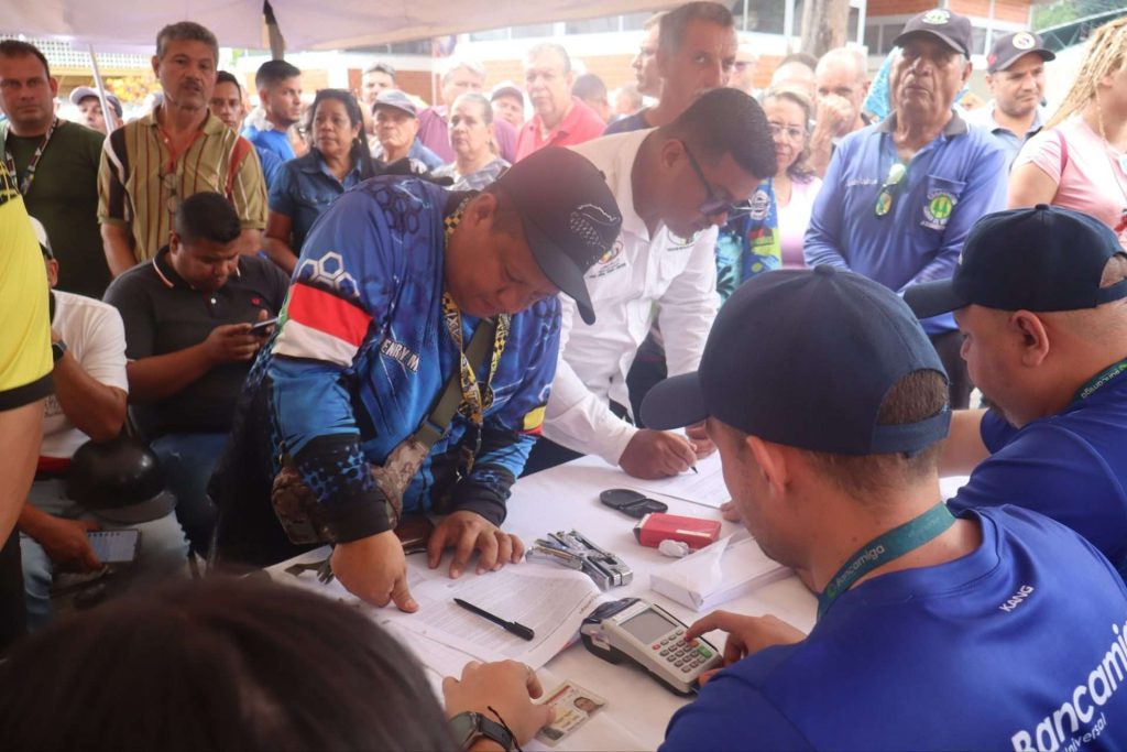Atendidos más de mil transportistas en gran feria nacional en Valera