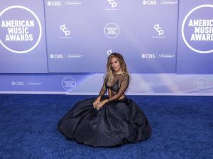 BTS, Karol G y Shakira brillan en los American Music Awards 2026