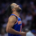 Brunson anota 33 puntos y Knicks están cerca de barrer a 76ers al doblegarlos por 108-94