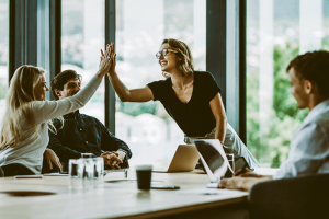 Oswaldo Karam Maciá - ¡Entérate! Realidades del liderazgo servicial; Cómo transforma la productividad en los equipos de trabajo - FOTO