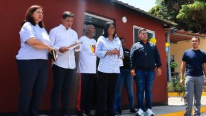 Delcy Rodríguez ordena tomar fondos que están desbloqueando del FMI para 'culminar viviendas'