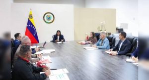Delcy Rodríguez dice que hay pleno abastecimiento de alimentos y esto advirtió sobre los precios
