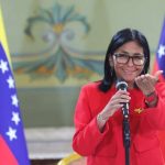 Delcy Rodríguez felicita a Gaston Browne por su victoria electoral