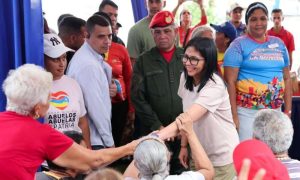 Delcy Rodríguez rinde tributo al compromiso de las madres venezolanas