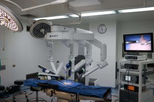 Delcy inaugura servicios de Cirugía Robótica y de Cirugía Plástica Reconstructiva en el HUC