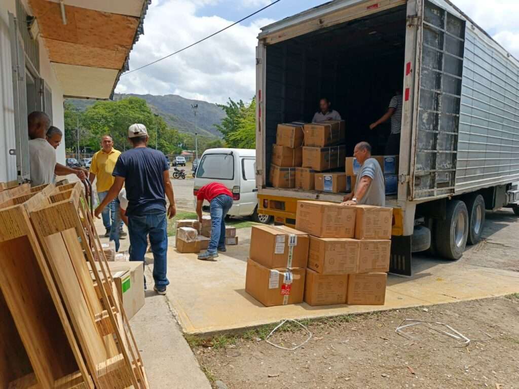 Dotan de insumos a hospitales en los 18 municipios de Aragua
