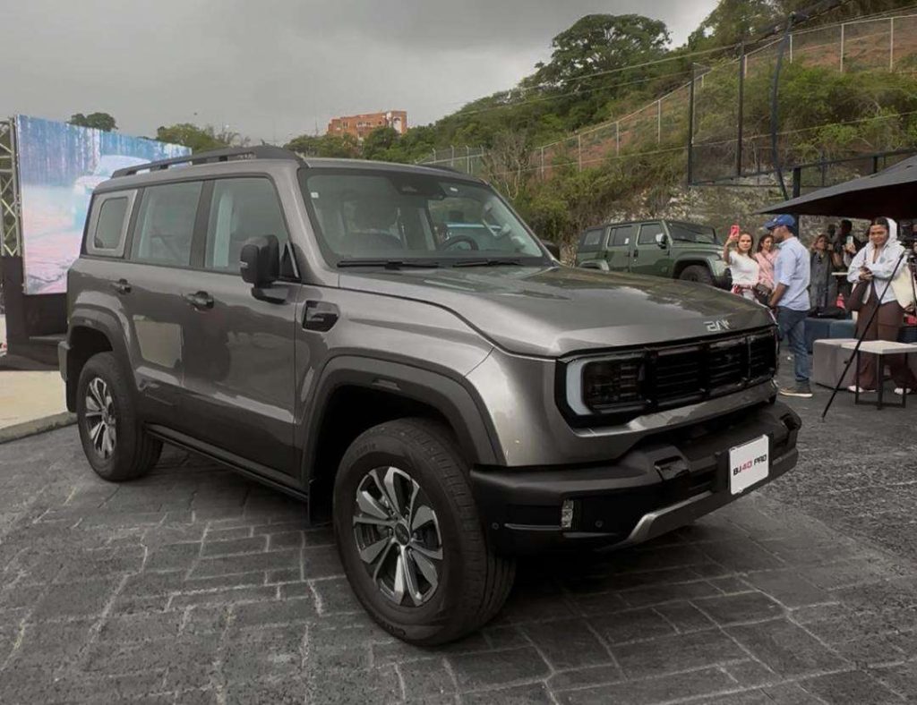 🛒El valor de la experiencia😎💸 Caracas Campus abre las puertas de su feria🍝 y Baic la rompe con su BJ40Pro🚘