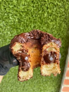 En Caracas hacen la versión de las cronuts con chocolate venezolano