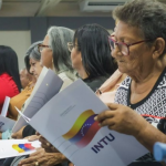 En Falcón 800 familias recibieron títulos de tierra urbana