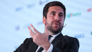 Enrique Riquelme entra en carrera por la presidencia en el Real Madrid en 2026