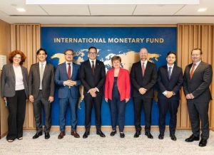 Equipo económico del Gobierno sostuvo reunión en la sede del FMI en Washington